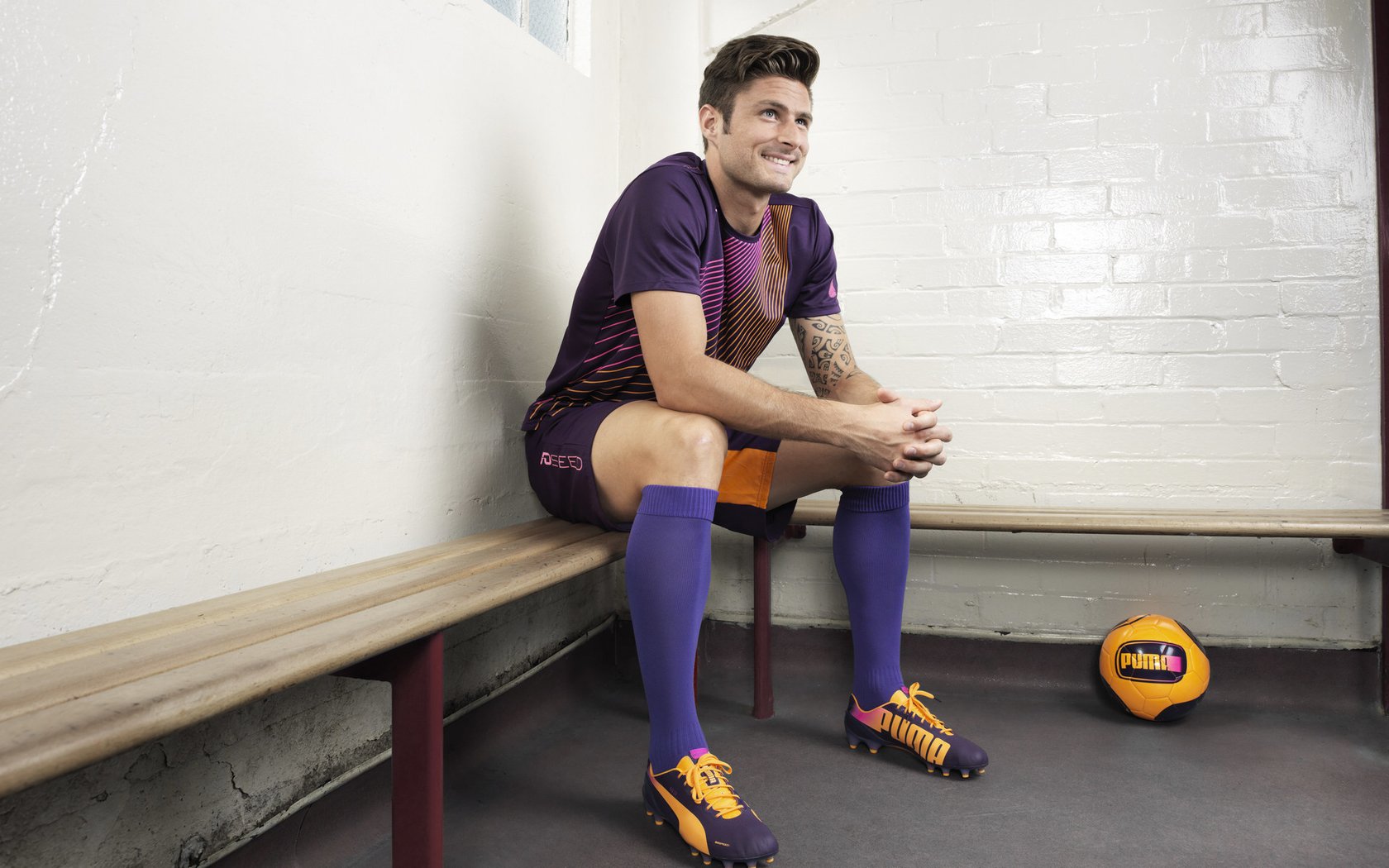 逆境中拼搏的“兵工厂”——他们的故事让人动容，兵工厂哪里有